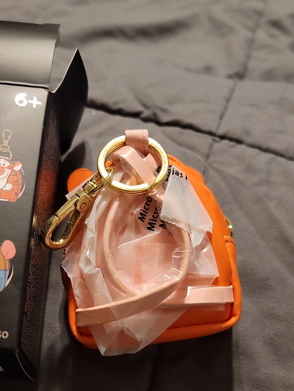 Loungefly Mini Backpack Keychain Tigger - Picture 2 of 4